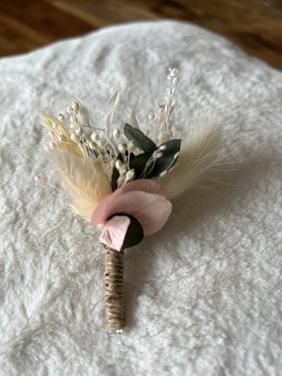 Boutonnière de Marié Romantisme Rose